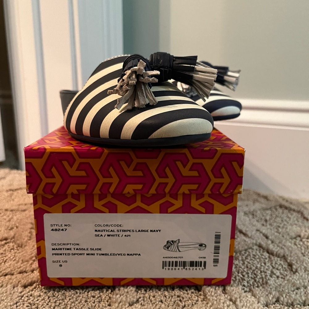 Tory Burch Navy and White Shoes - Picture 4 of 4